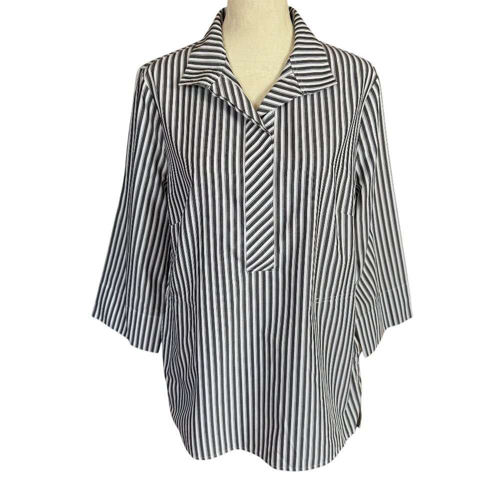 Chico's faded black and white striped 3/4 sleeve collared shirt size 0 (US 4-6)